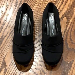 Mootsies Tootsies black loafers